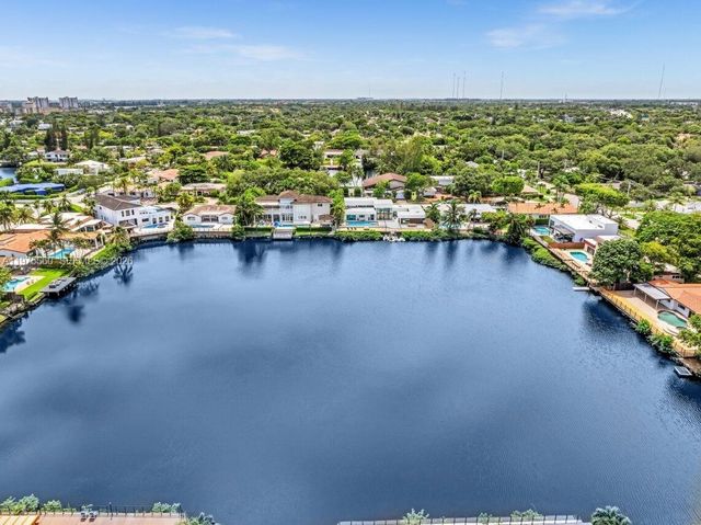 19801 NE 23rd Avenue, Miami, FL 33180