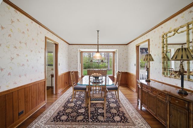 880 Hiawatha Lane, Riverwoods, IL 60015