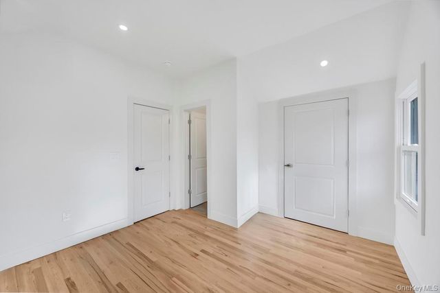 195 Brook Street, Oakdale, NY 11769