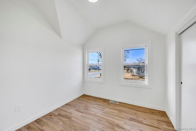 195 Brook Street, Oakdale, NY 11769