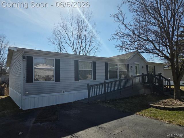 167 Laurel Leah, Oxford, MI 48462