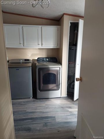 167 Laurel Leah, Oxford, MI 48462