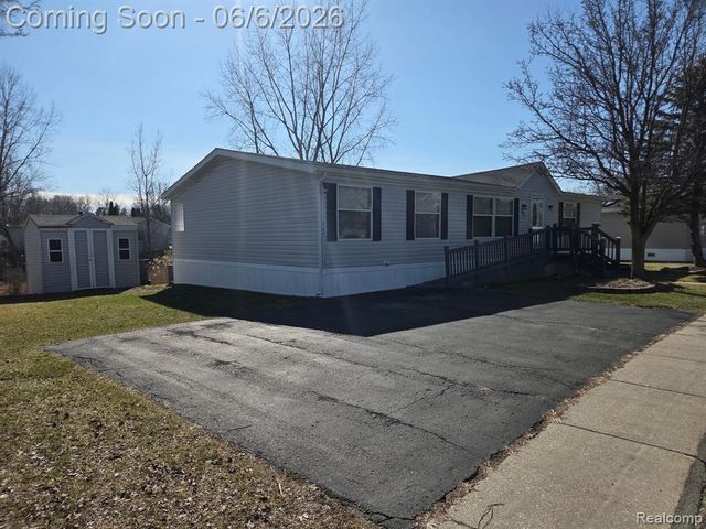 167 Laurel Leah, Oxford, MI 48462