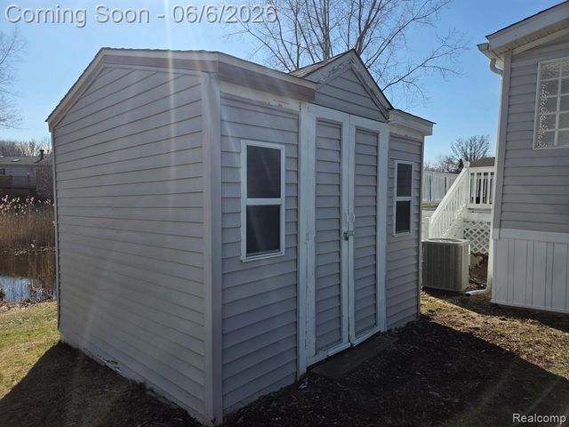167 Laurel Leah, Oxford, MI 48462