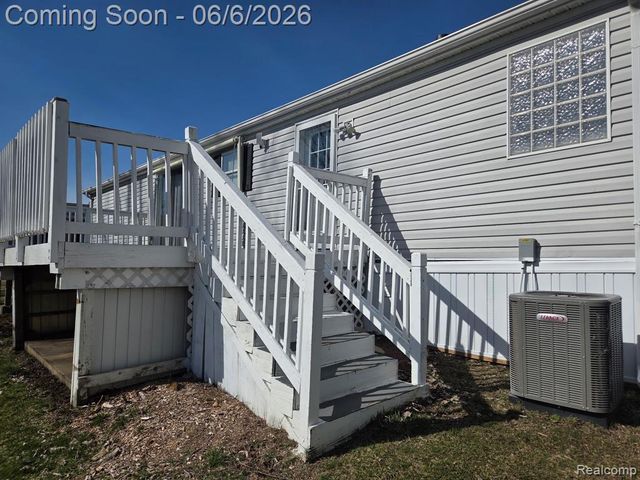 167 Laurel Leah, Oxford, MI 48462