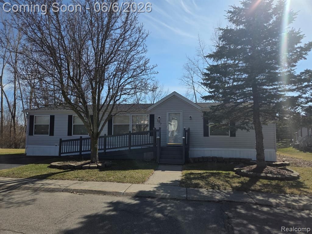 167 Laurel Leah, Oxford, MI 48462