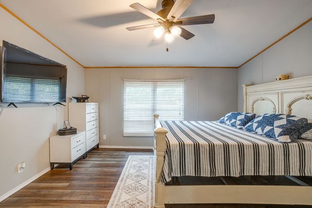 3950 South Drive, Burleson, TX 76028