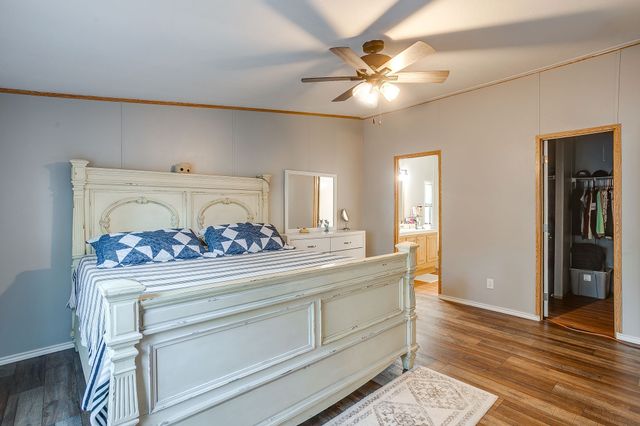 3950 South Drive, Burleson, TX 76028