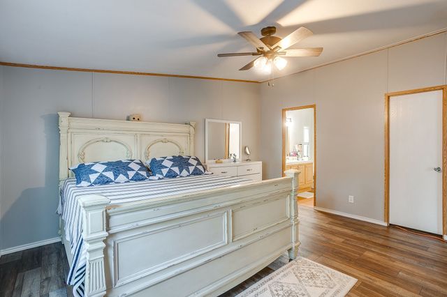3950 South Drive, Burleson, TX 76028