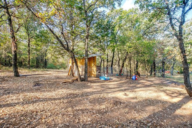 3950 South Drive, Burleson, TX 76028