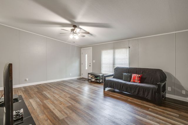 3950 South Drive, Burleson, TX 76028