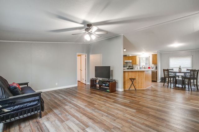 3950 South Drive, Burleson, TX 76028
