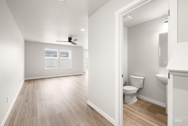 2382 W Fallon Lp, Nampa, ID 83651