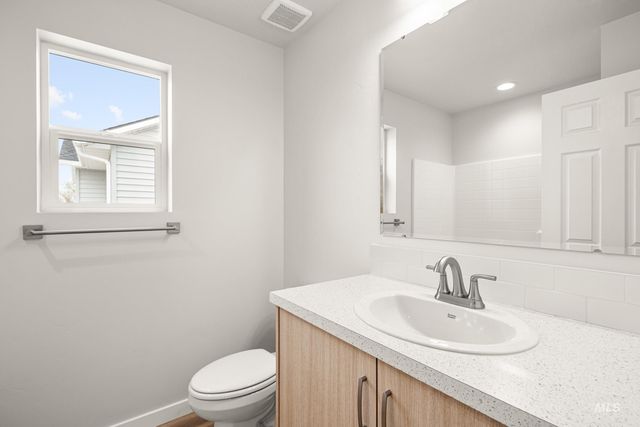 2382 W Fallon Lp, Nampa, ID 83651