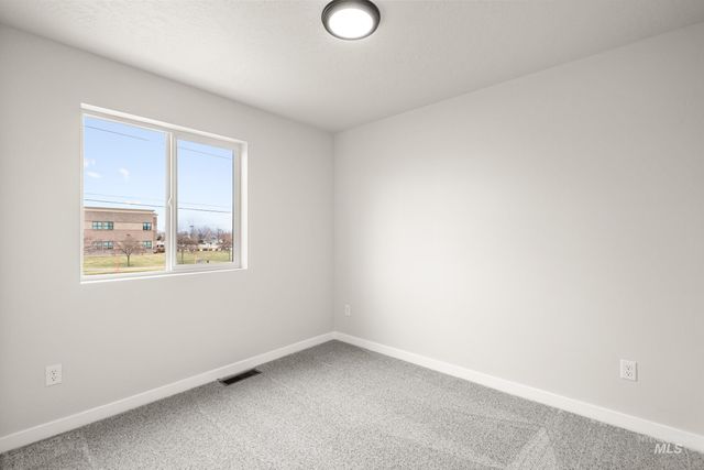 2382 W Fallon Lp, Nampa, ID 83651