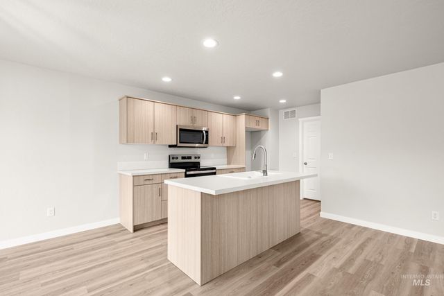 2382 W Fallon Lp, Nampa, ID 83651