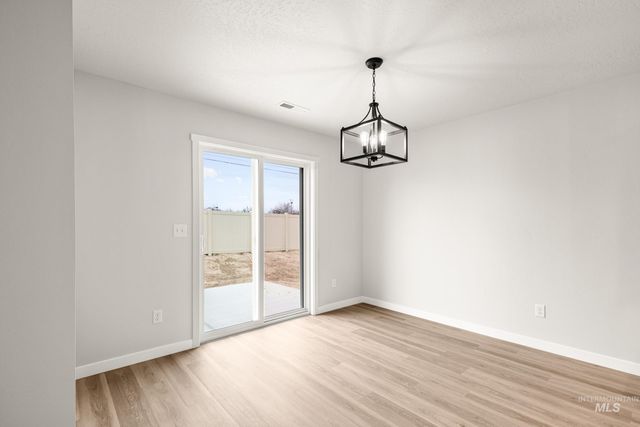 2382 W Fallon Lp, Nampa, ID 83651