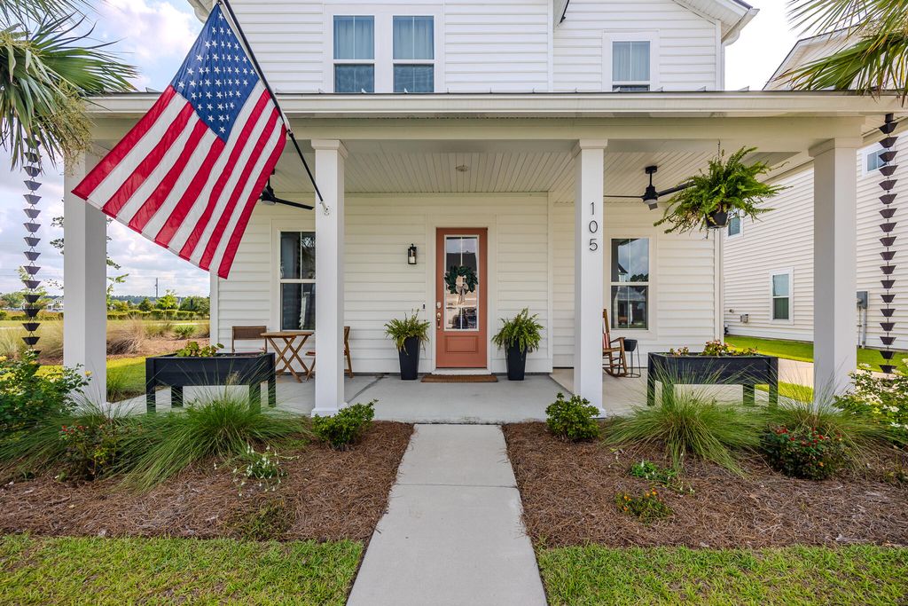 Image 3 of property listing at 105 River Wind Way, Summerville, SC 29485