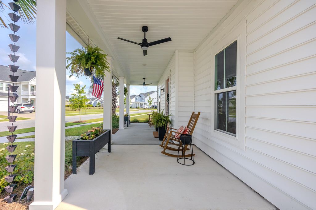 Image 6 of property listing at 105 River Wind Way, Summerville, SC 29485