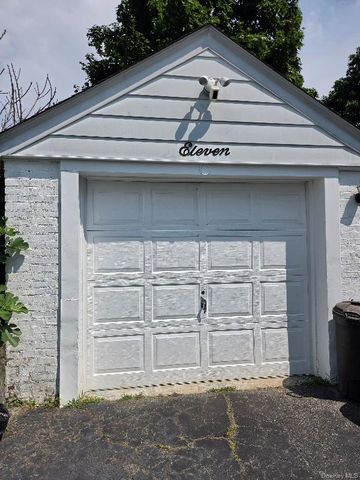 11 Prince Street, New Hyde Park, NY 11040