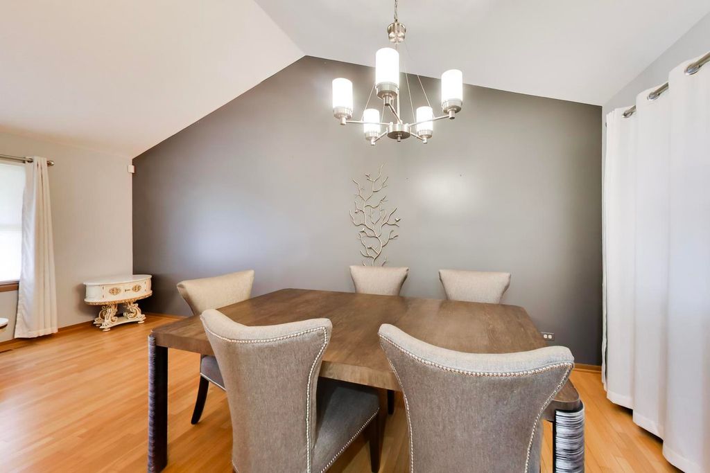 951 Wilma Lane, Elk Grove Village, IL 60007 — photo 4