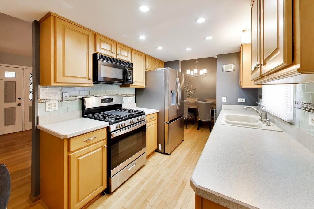 951 Wilma Lane, Elk Grove Village, IL 60007 — photo 5
