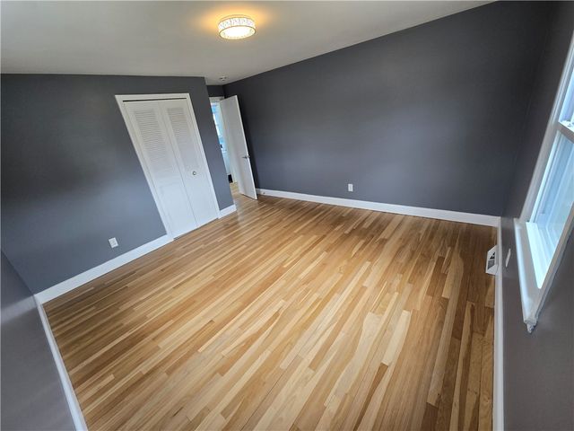 10 Wagon Wheel Lane, Woonsocket, RI 02895