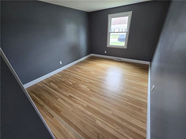 10 Wagon Wheel Lane, Woonsocket, RI 02895