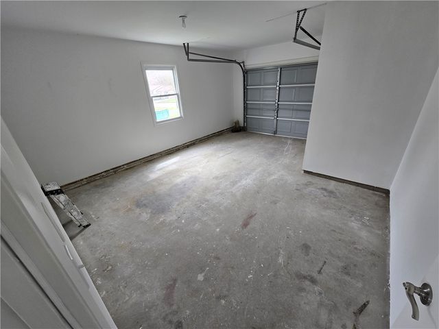 10 Wagon Wheel Lane, Woonsocket, RI 02895