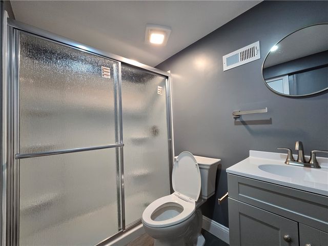 10 Wagon Wheel Lane, Woonsocket, RI 02895