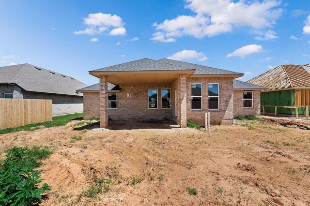 5009 Vine Cliff Road, Mustang, OK 73064