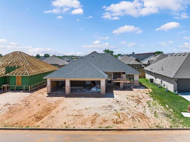5009 Vine Cliff Road, Mustang, OK 73064