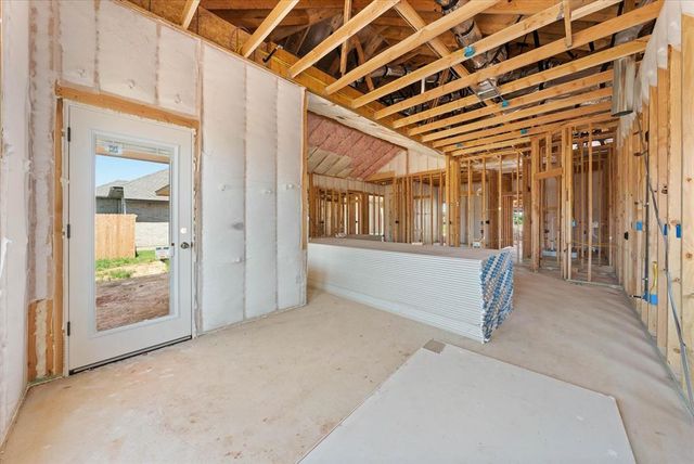 5009 Vine Cliff Road, Mustang, OK 73064
