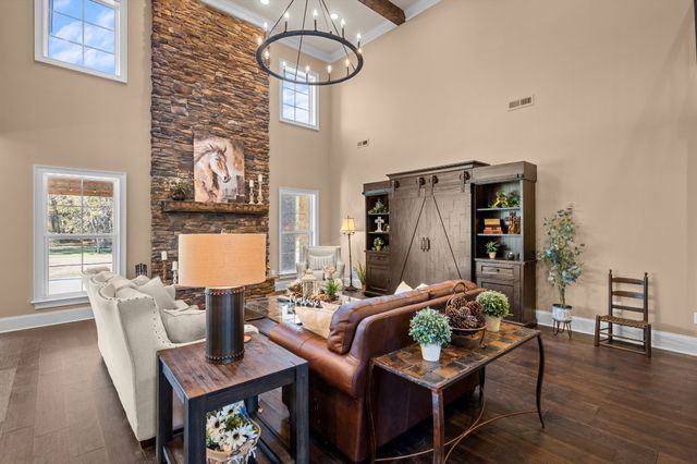 1591 N Lovvorn Rd, Christiana, TN 37037