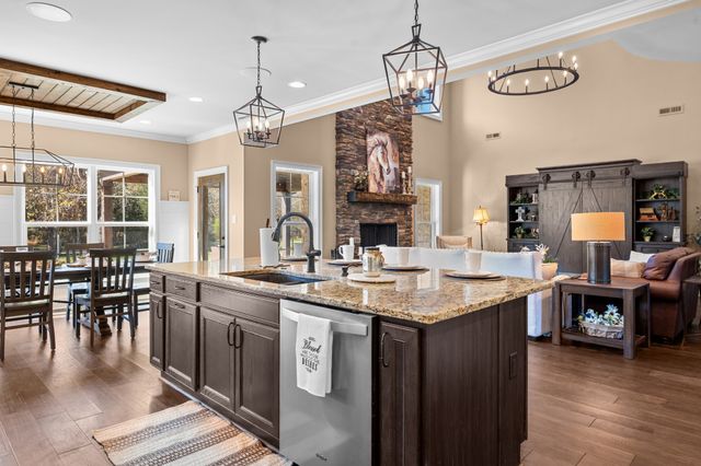 1591 N Lovvorn Rd, Christiana, TN 37037