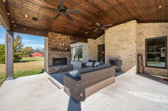 1591 N Lovvorn Rd, Christiana, TN 37037