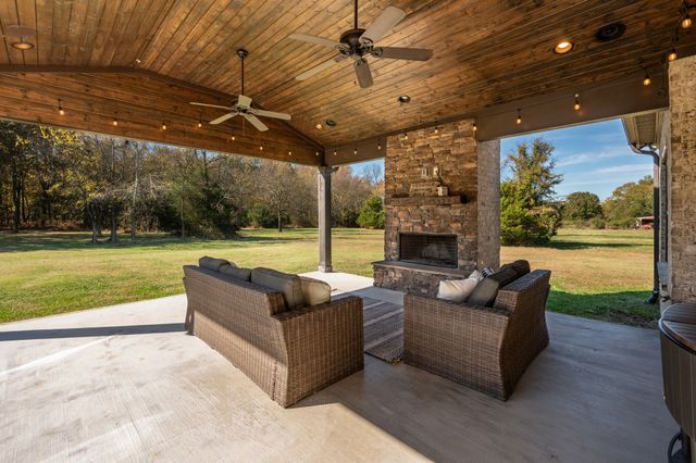 1591 N Lovvorn Rd, Christiana, TN 37037