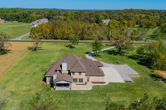 1591 N Lovvorn Rd, Christiana, TN 37037