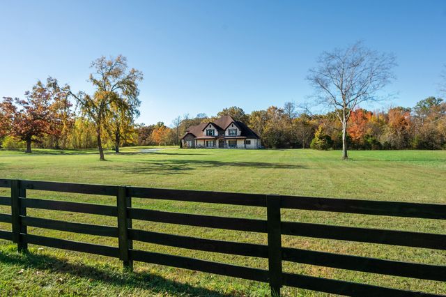 1591 N Lovvorn Rd, Christiana, TN 37037