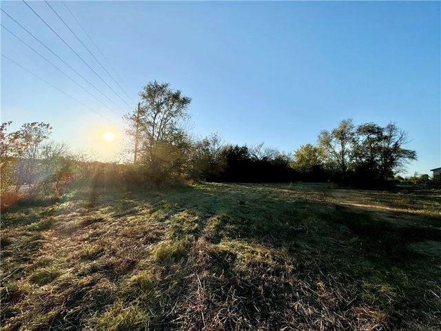 351 Street, Paola, KS 66071