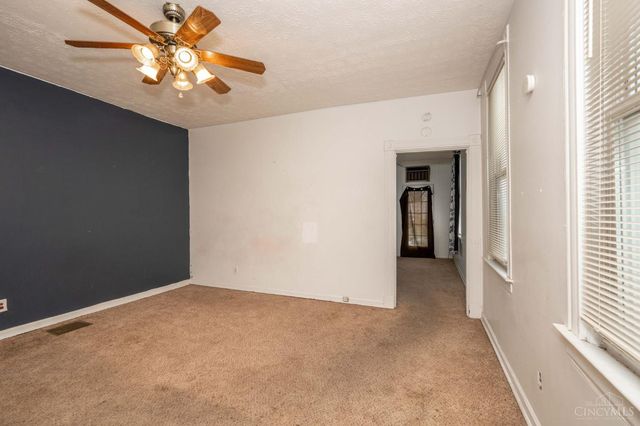 5653 Prosser Avenue, Elmwood Place, OH 45216