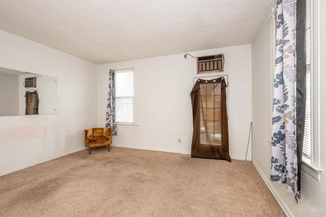 5653 Prosser Avenue, Elmwood Place, OH 45216