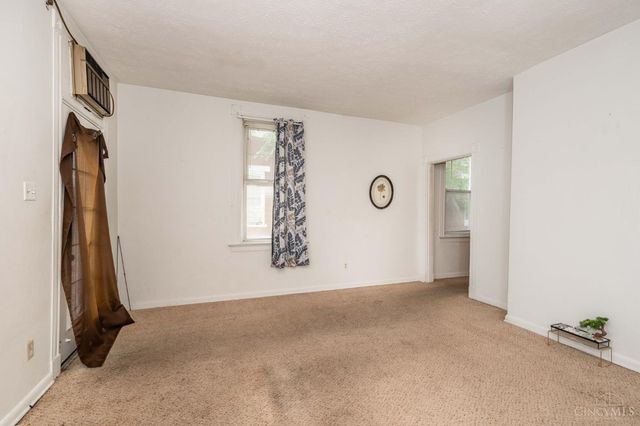 5653 Prosser Avenue, Elmwood Place, OH 45216