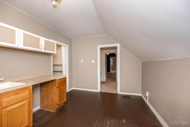 5653 Prosser Avenue, Elmwood Place, OH 45216