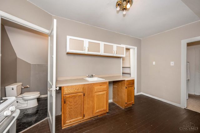 5653 Prosser Avenue, Elmwood Place, OH 45216