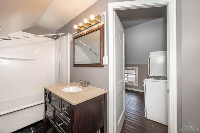 5653 Prosser Avenue, Elmwood Place, OH 45216