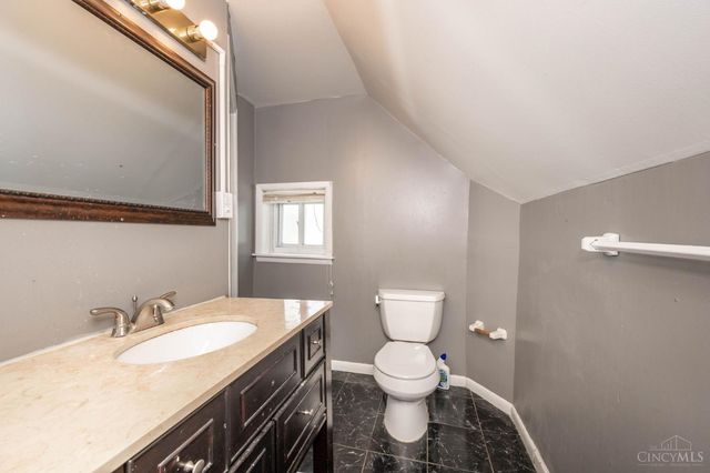 5653 Prosser Avenue, Elmwood Place, OH 45216