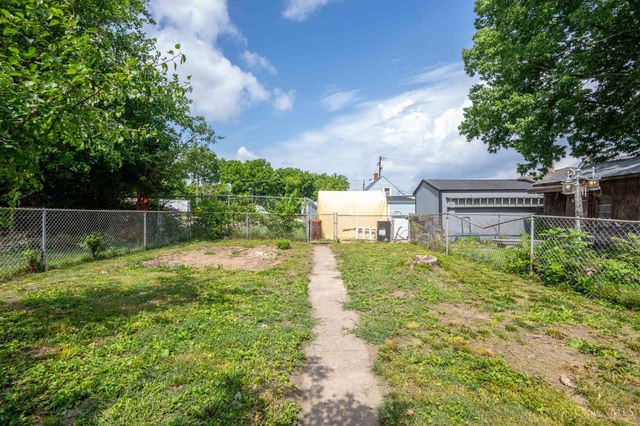 5653 Prosser Avenue, Elmwood Place, OH 45216