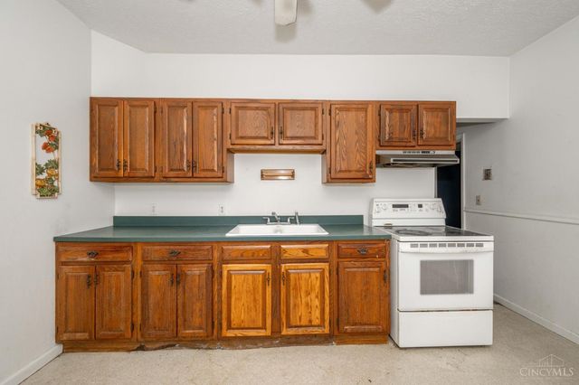 5653 Prosser Avenue, Elmwood Place, OH 45216