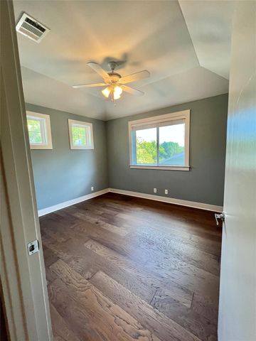 5402 Avenue F A, Austin, TX 78751